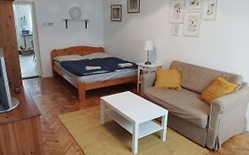 Sarahome2
